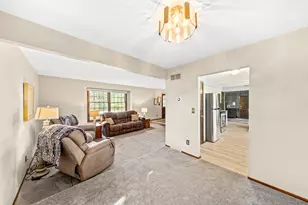 S74W26260 Green Mountain Dr, Vernon, WI 53189 - Photo 6