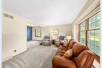 S74W26260  Green Mountain Dr, Vernon, WI 53189 - Photo 4