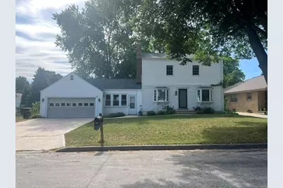 2229 N 102nd St, Wauwatosa, WI 53226 - Photo 1