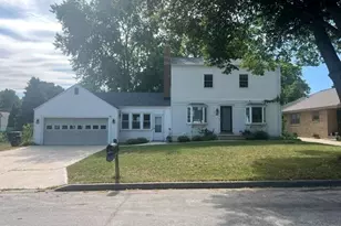 2229 N 102nd St, Wauwatosa, WI 53226 - Photo 1