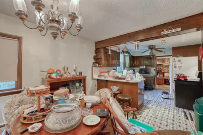 2203 W Goldcrest Ave, Milwaukee, WI 53221 - Photo 6