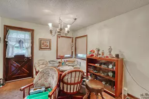 2203 W Goldcrest Ave, Milwaukee, WI 53221 - Photo 8