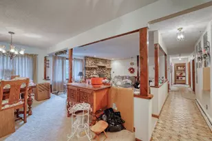 2203 W Goldcrest Ave, Milwaukee, WI 53221 - Photo 20