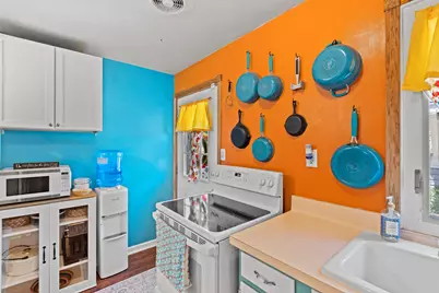 3818 S 18th St, Milwaukee, WI 53221 - Photo 8