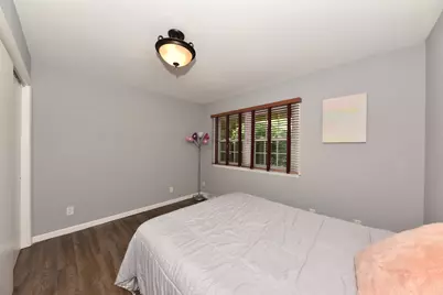5215 S Balboa Dr, New Berlin, WI 53151 - Photo 16