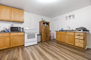 321 E Washington St, Prairie Du Chien, WI 53821 - Photo 8