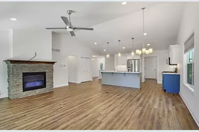 223  Summerhaven Ln, Lake Geneva, WI 53147 - Photo 12