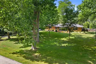 19500 W Pinecrest Ln, New Berlin, WI 53146 - Photo 44
