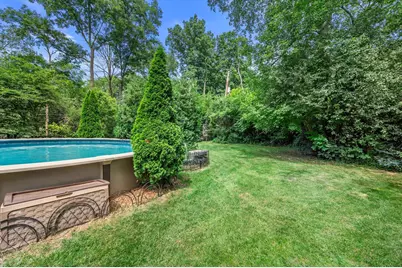 19500 W Pinecrest Ln, New Berlin, WI 53146 - Photo 36