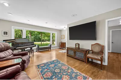 19500 W Pinecrest Ln, New Berlin, WI 53146 - Photo 6