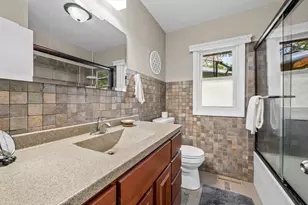 19500 W Pinecrest Ln, New Berlin, WI 53146 - Photo 16
