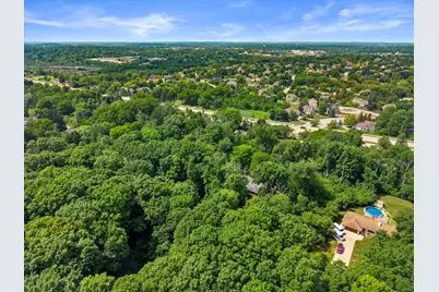 19500 W Pinecrest Ln, New Berlin, WI 53146 - Photo 48