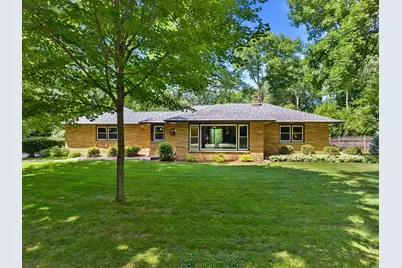19500 W Pinecrest Ln, New Berlin, WI 53146 - Photo 1