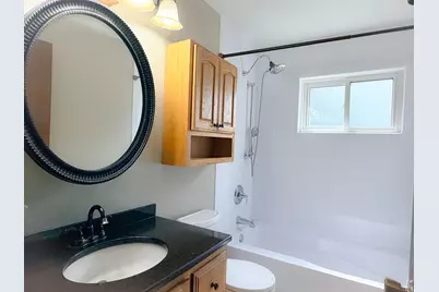 2130 W Howard Ave, Milwaukee, WI 53221 - Photo 12