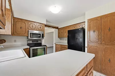 18440  Bristol Ln, Brookfield, WI 53045 - Photo 10