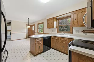 18440 Bristol Ln, Brookfield, WI 53045 - Photo 8