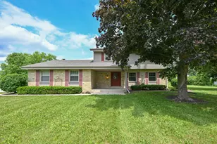 18440 Bristol Ln, Brookfield, WI 53045 - Photo 34