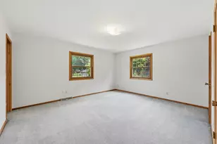 18440 Bristol Ln, Brookfield, WI 53045 - Photo 16