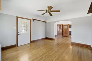 3812 E Carpenter Ave, Cudahy, WI 53110 - Photo 4