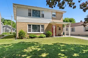 2216 La Follette Ave, Manitowoc, WI 54220 - Photo 1