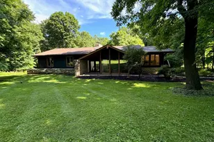 W552 Wildwood Dr, Geneva, WI 53147 - Photo 2