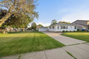 5303 65th St, Kenosha, WI 53142 - Photo 32