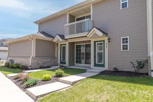 2748 Hidden Dr, Saint Francis, WI 53235 - Photo 30