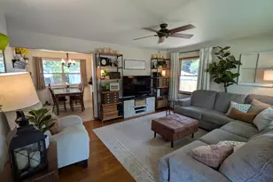W170N9325 Woodlawn Dr, Menomonee Falls, WI 53051 - Photo 4