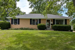 W170N9325 Woodlawn Dr, Menomonee Falls, WI 53051 - Photo 1