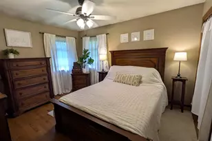W170N9325 Woodlawn Dr, Menomonee Falls, WI 53051 - Photo 10