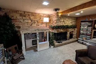 W170N9325 Woodlawn Dr, Menomonee Falls, WI 53051 - Photo 20