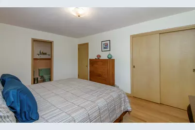 7642 W Honey Creek Pkwy, West Allis, WI 53219 - Photo 18