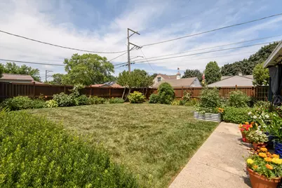 7642 W Honey Creek Pkwy, West Allis, WI 53219 - Photo 38