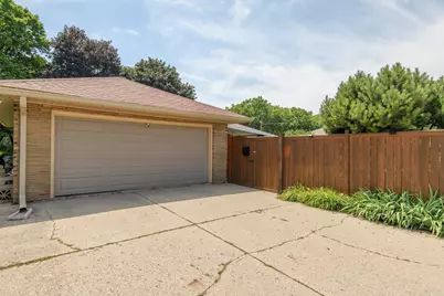 7642 W Honey Creek Pkwy, West Allis, WI 53219 - Photo 42