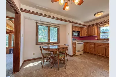 W152N8310  Elm Ln, Menomonee Falls, WI 53051 - Photo 8
