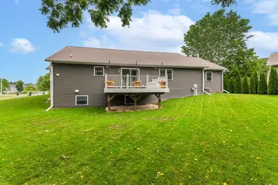869  Spruce St, Hartford, WI 53027 - Photo 38