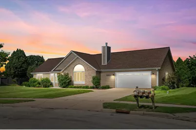 2803  Ridgeline Cir, Waukesha, WI 53188 - Photo 2