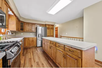 2803  Ridgeline Cir, Waukesha, WI 53188 - Photo 8