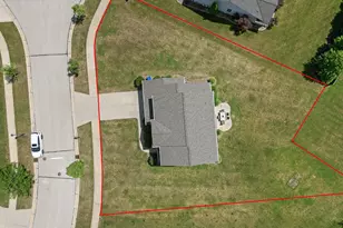 10055 S Chelsea Lee Rd, Oak Creek, WI 53154 - Photo 22