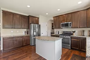 10055 S Chelsea Lee Rd, Oak Creek, WI 53154 - Photo 4