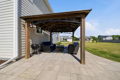 1079  Winterberry Ln, Grafton, WI 53024 - Photo 36