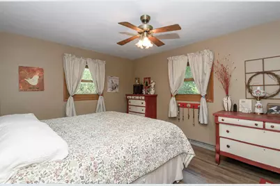 125 N Grandview Blvd, Waukesha, WI 53188 - Photo 24