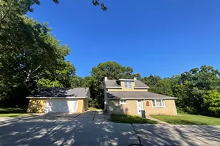 W297N2968 Oakwood Grove Rd, Delafield, WI 53072 - Photo 1