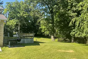W297N2968 Oakwood Grove Rd, Delafield, WI 53072 - Photo 6