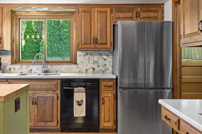 901 E Roberta Ave, Waukesha, WI 53186 - Photo 12
