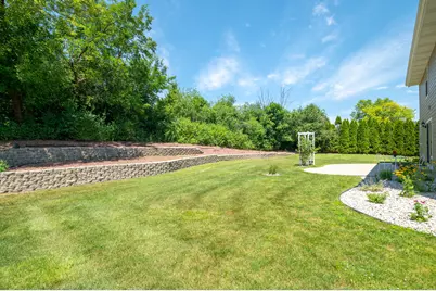 13575 W Foxwood Ct, New Berlin, WI 53151 - Photo 36