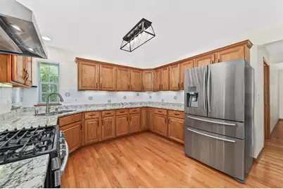 13575 W Foxwood Ct, New Berlin, WI 53151 - Photo 16