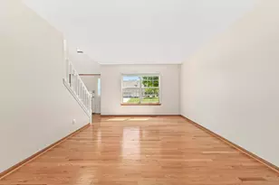 13575 W Foxwood Ct, New Berlin, WI 53151 - Photo 6