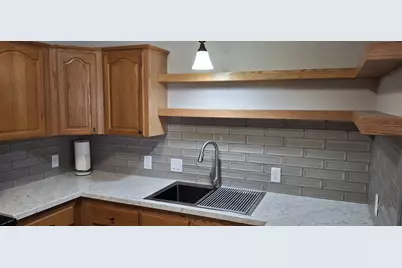 708  Riverview Ct, Jefferson, WI 53549 - Photo 10