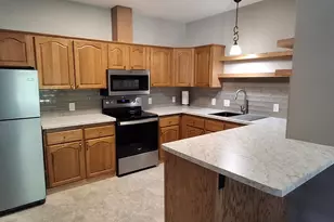 708 Riverview Ct, Jefferson, WI 53549 - Photo 2